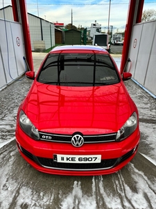 2011 - Volkswagen Golf Manual