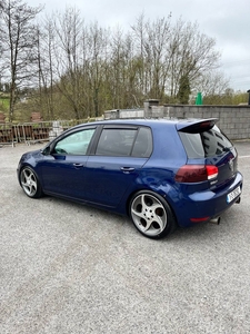 2011 - Volkswagen Golf Manual