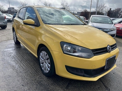 2011 - Volkswagen Polo Automatic