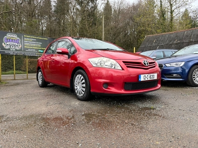 2012 - Toyota Auris Manual