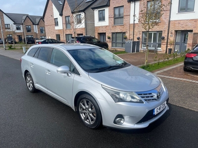 2012 - Toyota Avensis Manual