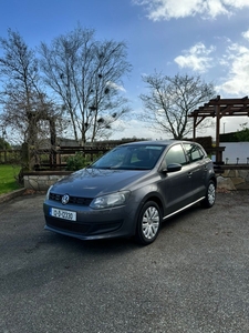 2012 - Volkswagen Polo Manual