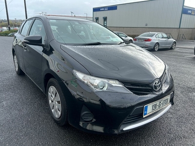 2013 - Toyota Auris Manual