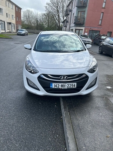 2014 - Hyundai i30 Manual