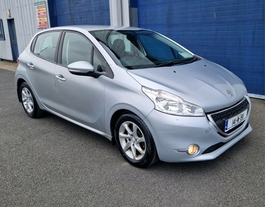 2014 - Peugeot 208 Manual