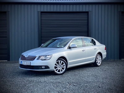 2014 - Skoda Superb Manual