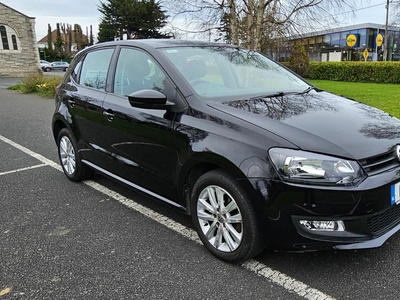 2014 - Volkswagen Polo Manual