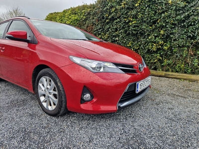 2015 - Toyota Auris Manual