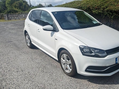 2015 - Volkswagen Polo Automatic