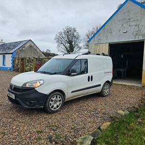 2016 - Fiat Doblo Manual