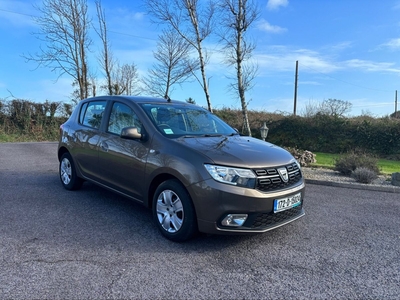 2017 - Dacia Sandero Manual