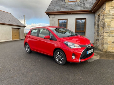 2017 - Toyota Yaris Manual