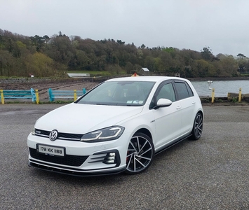 2017 - Volkswagen Golf Manual