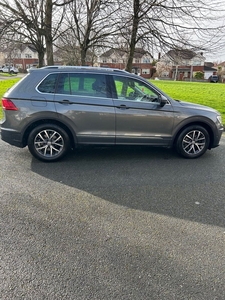 2019 - Volkswagen Tiguan Manual