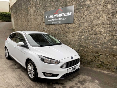 2016 - Ford Focus Manual