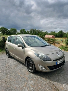 2010 - Renault Grand Scenic Manual