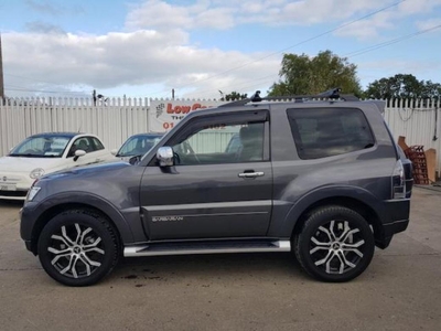 2016 Mitsubishi Pajero