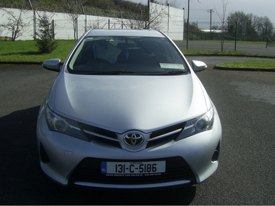 TOYOTA AURIS