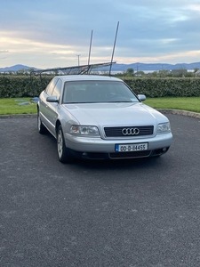 2000 - Audi A8 ---