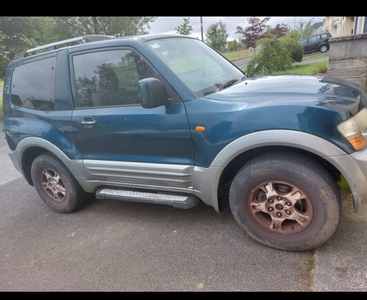 2001 - Mitsubishi Pajero Manual