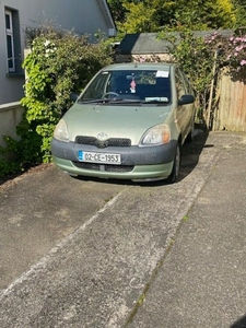 2002 - Toyota Yaris Manual