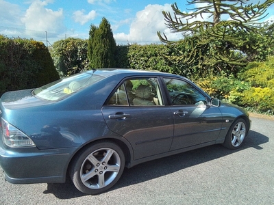 2004 - Lexus IS Automatic