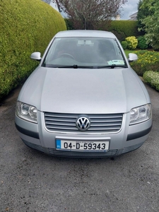 2004 - Volkswagen Passat Manual