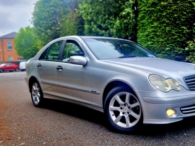 2005 - Mercedes-Benz C-Class Manual