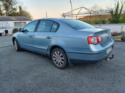 2006 - Volkswagen Passat Manual