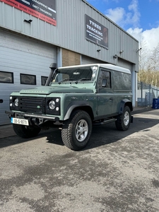 2008 - Land Rover Defender ---