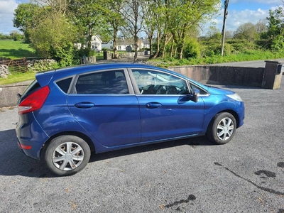 2009 - Ford Fiesta ---