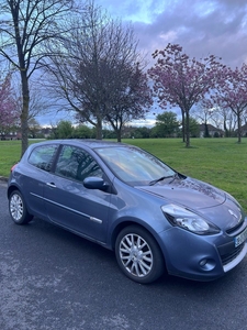 2009 - Renault Clio ---