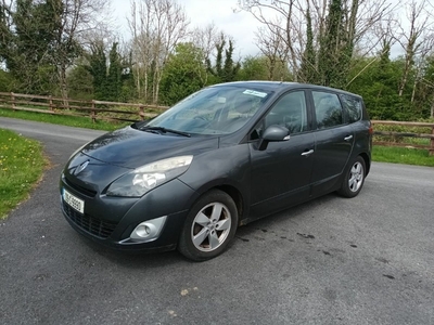 2009 - Renault Grand Scenic Manual