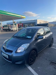 2009 - Toyota Yaris Manual