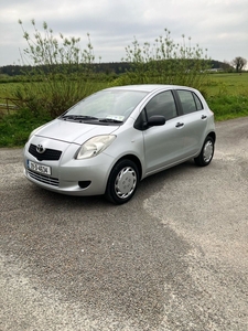 2009 - Toyota Yaris Manual