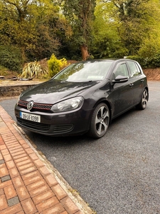 2009 - Volkswagen Golf ---