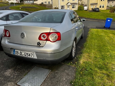 2009 - Volkswagen Passat ---