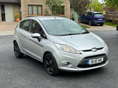 2010 - Ford Fiesta Manual