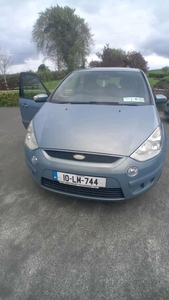 2010 - Ford S-Max ---