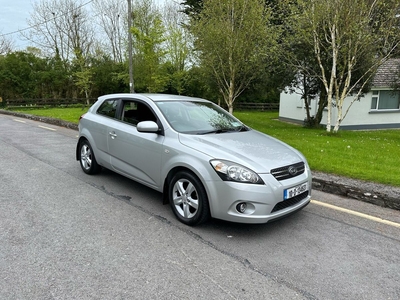 2010 - Kia Ceed ---