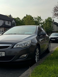 2010 - Opel Astra Manual