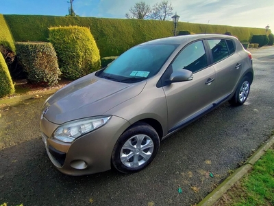 2010 - Renault Megane Manual