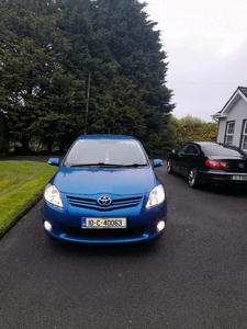 2010 - Toyota Auris ---