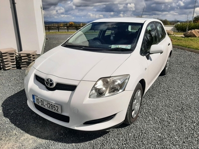 2010 - Toyota Auris Manual