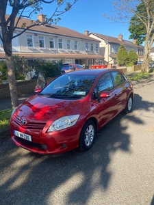 2010 - Toyota Auris Manual