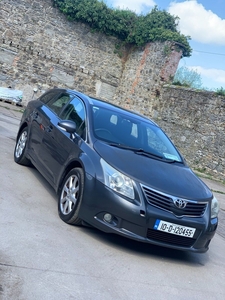 2010 - Toyota Avensis ---