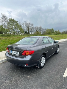 2010 - Toyota Corolla Manual