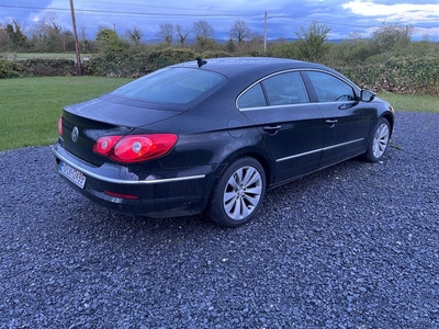 2010 - Volkswagen Passat ---