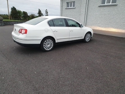 2010 - Volkswagen Passat Manual