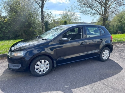 2010 - Volkswagen Polo Manual